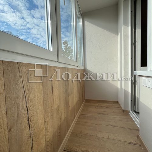 отделка балкона ламинатом