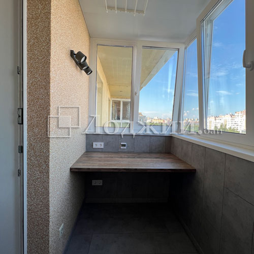 отделка балкона штукатуркой